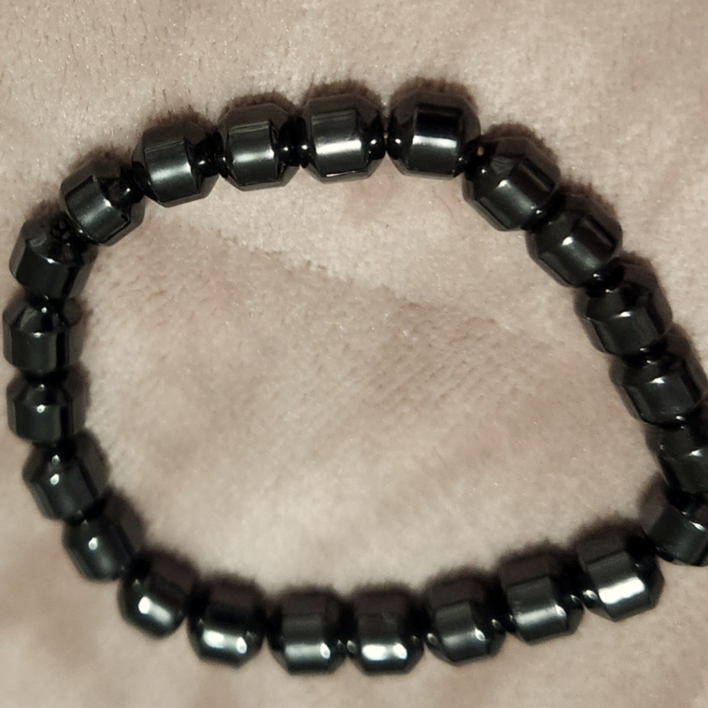 Magnetic Metal like Beaded Bracelet 6" but stretchy